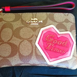 Beautiful Coach wristlet-brown&pink❤